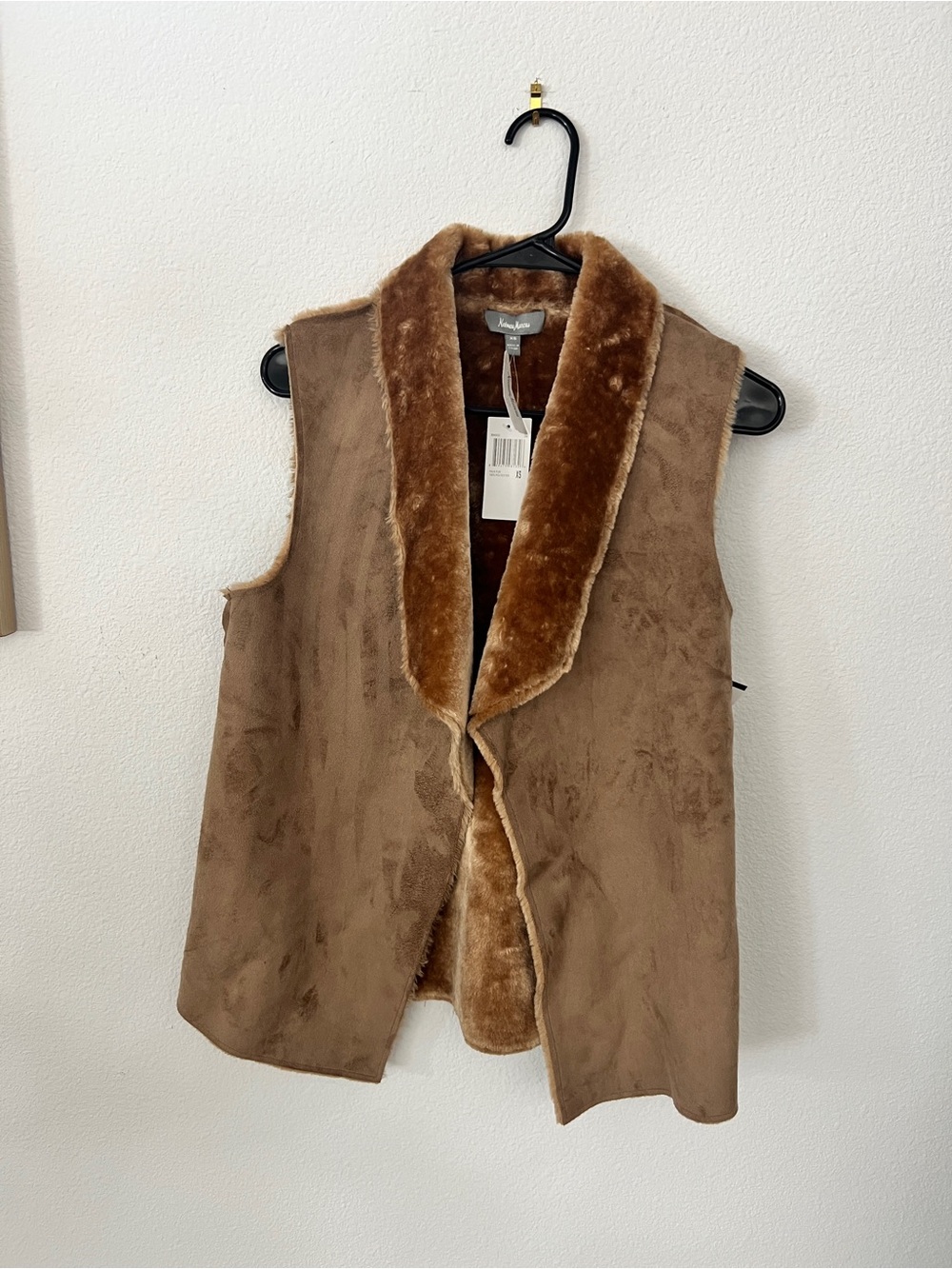 Neiman Marcus Vest XS NWT Faux Suede Faux Fur Shawl Collar Tan Camel